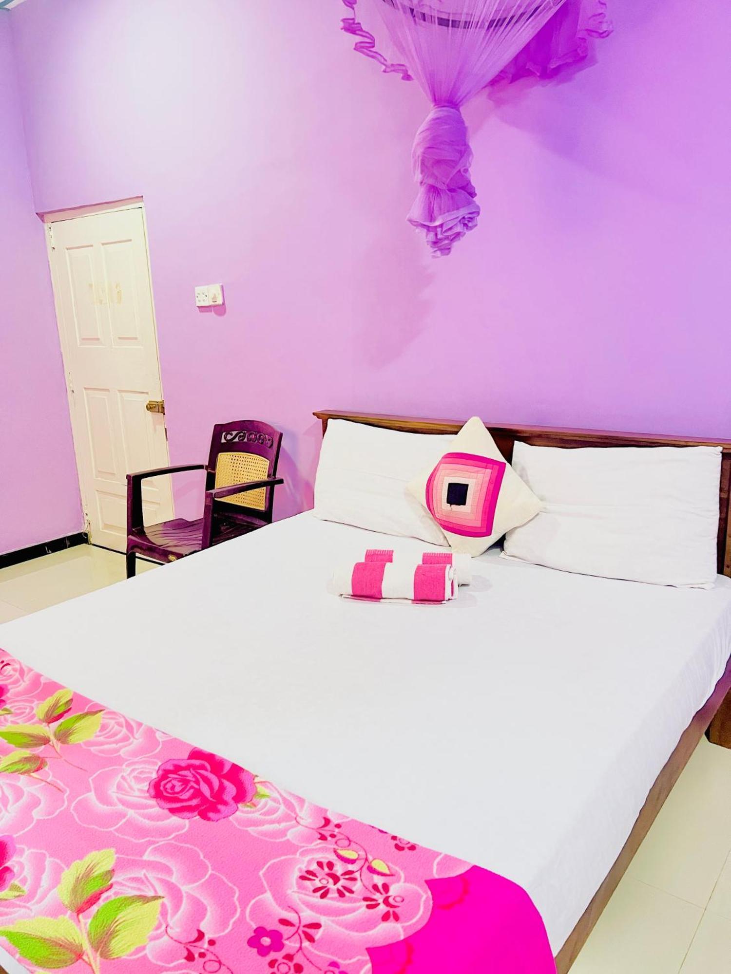 Gloriya Mathews Hotell Negombo Eksteriør bilde